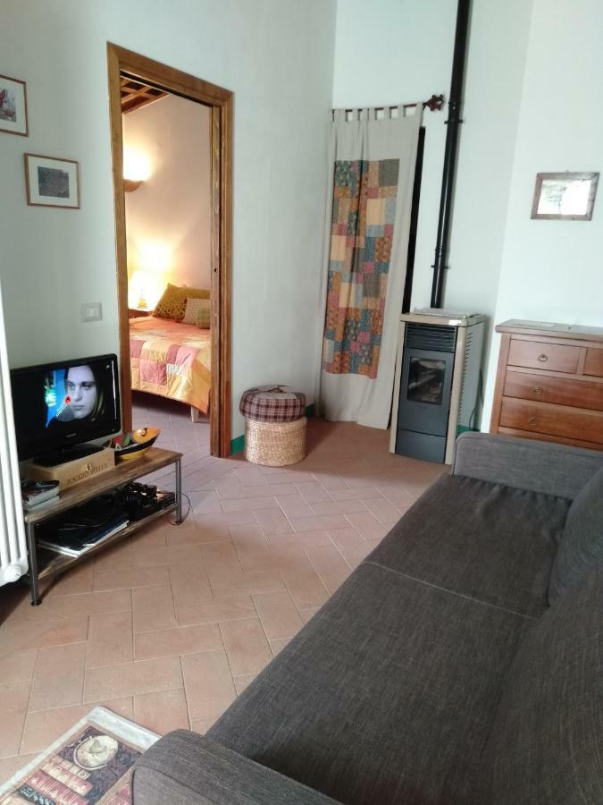 Casa Vacanze "Nonna Vela" Petroio Exterior photo